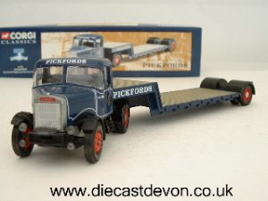 Main image for the model Corgi 16702 Pickfords Scammell Low Loader