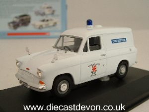 Main image for the model Corgi Vanguards VA00417 Dunbartonshire Police Ford Anglia Van