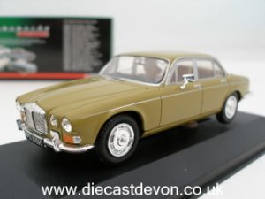 Main image for the model Corgi VA08804 Daimler Sovereign Greensand