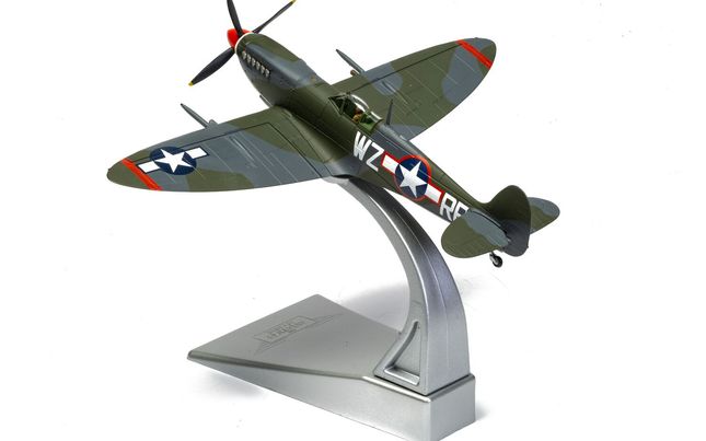 aa29104_4.jpg Main image for the Corgi AA29104 Supermarine Spitfire Mk.IXc 'Porky II' - 31st USAAF - Lt. Robert Connor shown on a white background