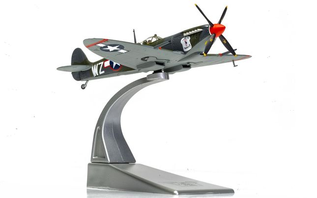 aa29104_5.jpg Main image for the Corgi AA29104 Supermarine Spitfire Mk.IXc 'Porky II' - 31st USAAF - Lt. Robert Connor shown on a white background
