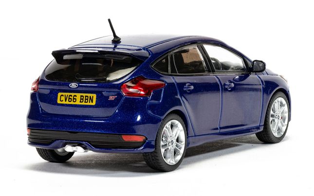 va15307_3.jpg Main image for the Corgi VA15307 Ford Focus Mk3 ST, Deep Impact Blue shown on a white background